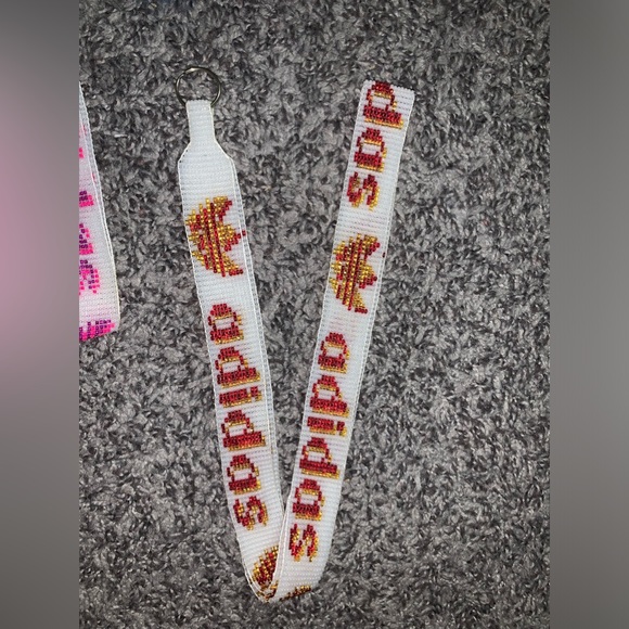 Indigenous Beadwork (Lanyards/KeyChains) - Picture 5 of 6